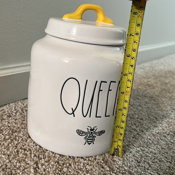 Rae Dunn Queen Bee Jar with Lid - Picture 5 of 7